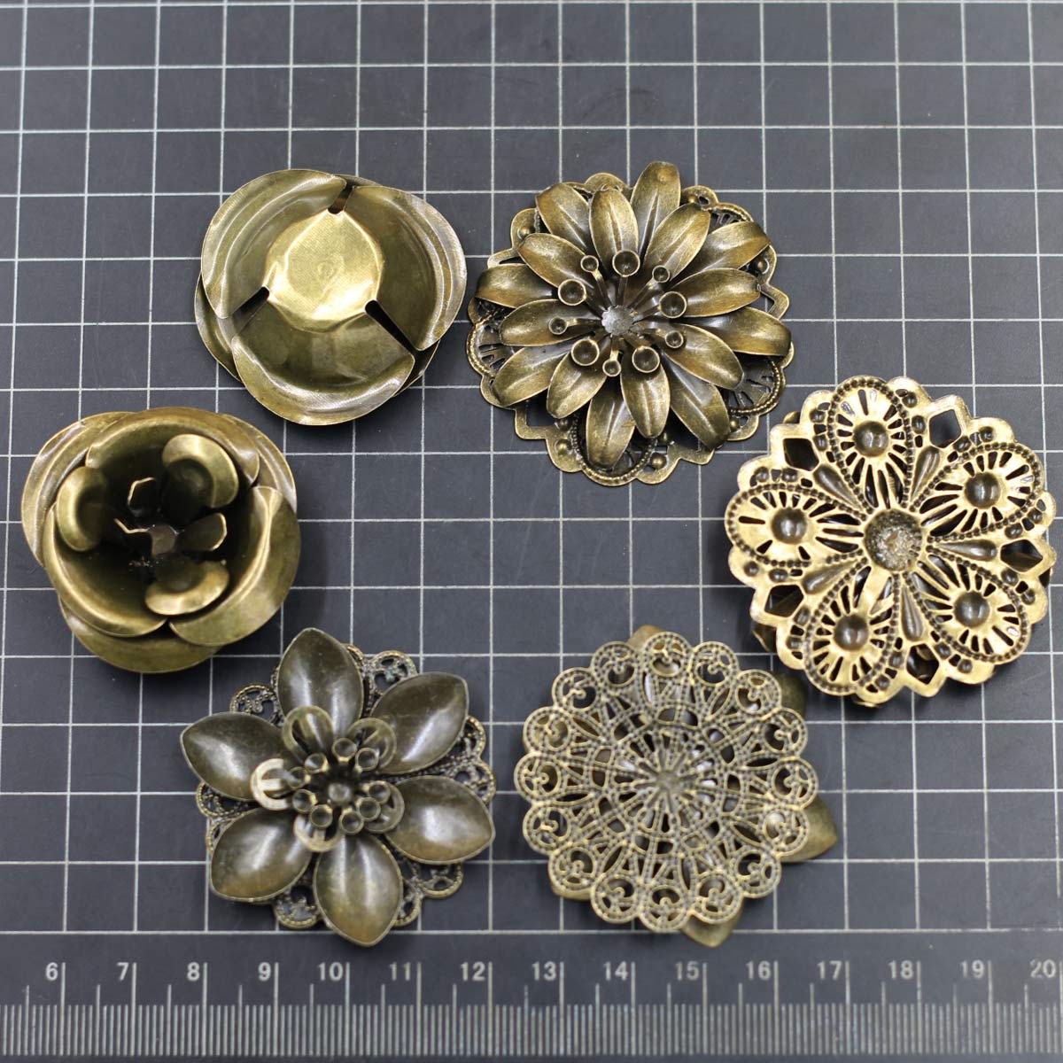 6 個の装飾組み合わせ花柄フィリグリーラップ合金クラフトジュ - Embellishment Crafts のレビューと価格